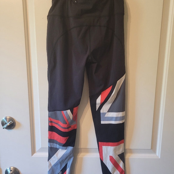 Sweaty Betty London Flag The Power Union Jack Black 7/8 Leggings Size XS - Picture 3 of 5
